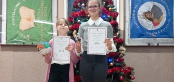 Uczennice nagrodzone w Wojewódzkim Konkursie Świątecznym „ Najpiękniejsza bombka choinkowa”