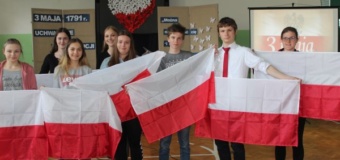 Samorząd Uczniowski pamięta o naszych narodowych barwach