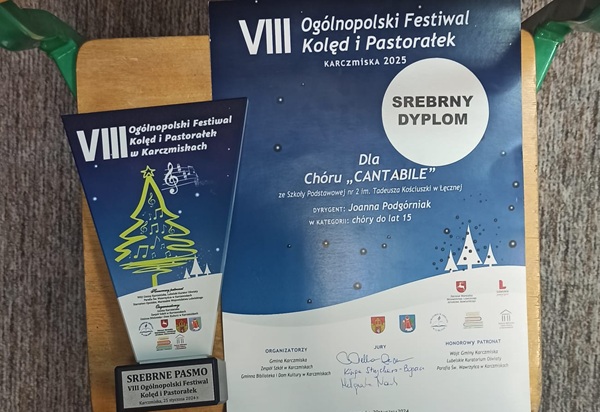 statuetka i dyplom dla chóru