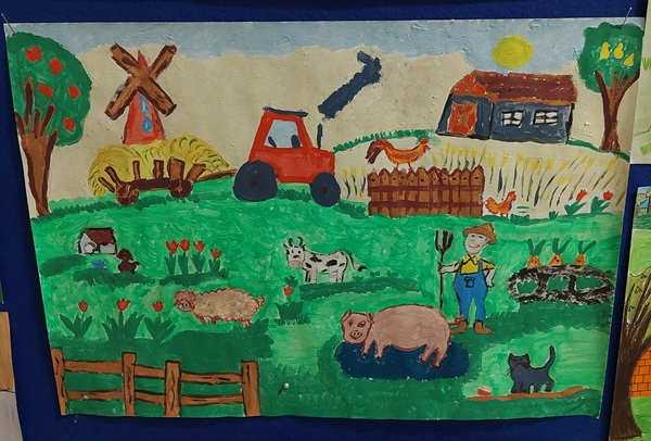 praca nagrodzona w konkursie, przedstawia rolnika, traktor i zwierzęta na wsi