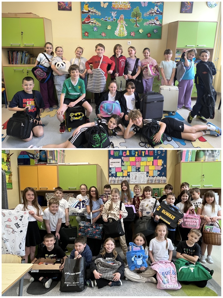 uczniowie pokazujący swoje nietypowe „opakowania” na rzeczy z okazji dnia bez plecaka.