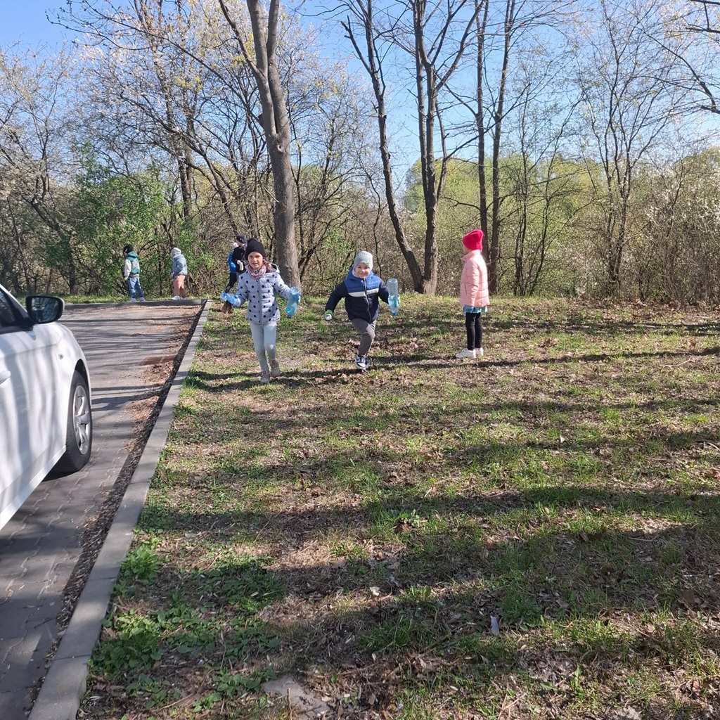 Dzieci z zaangażowaniem dbają o świat