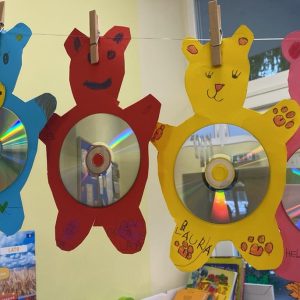 kolorowe misie wykonane z płyty CD