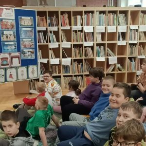 Dzieci uczestniczące w zajęciach.