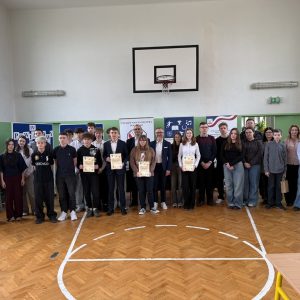 Zdjęcie grupowe - wszyscy uczestnicy konkursu