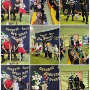 Dzieci z zachwytem oglądają sprzęt przyniesiony przez górników